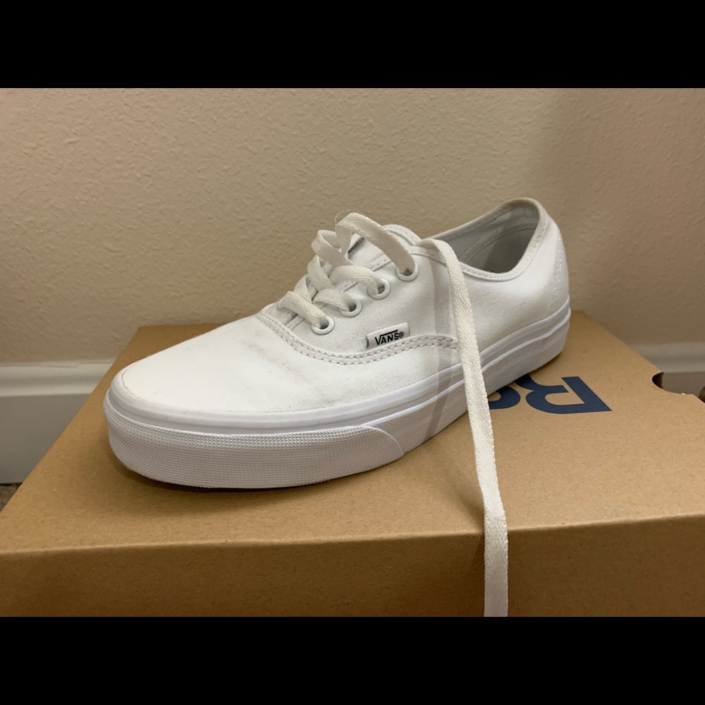 Vans authentic skate shoe